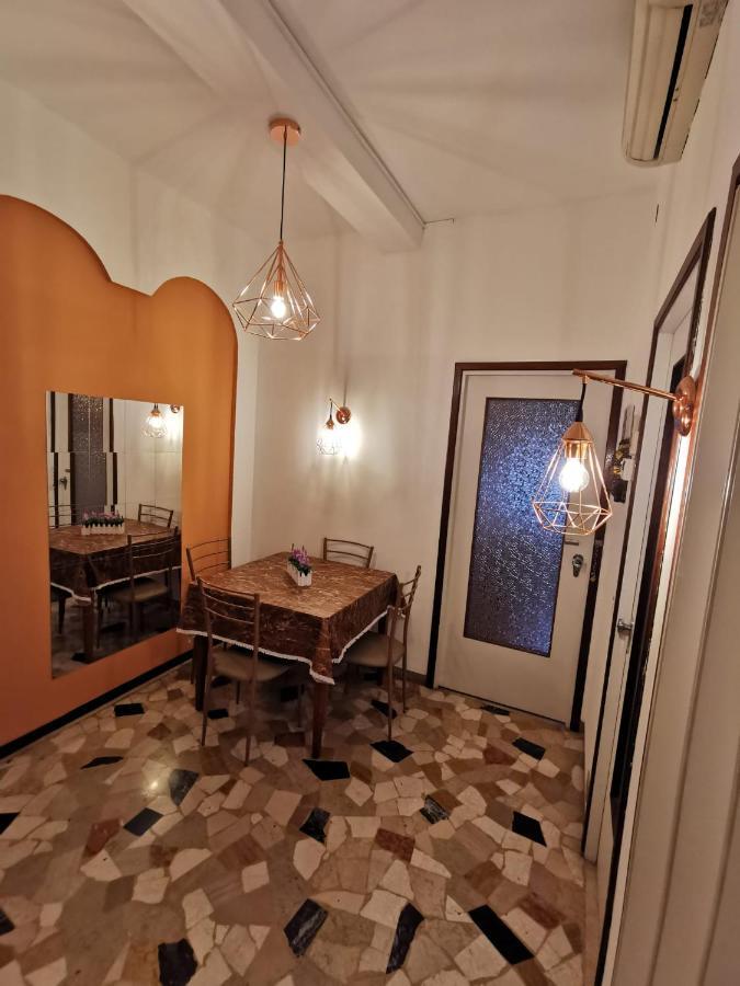 La Casa Di Jennifer Apartment Parma Bagian luar foto