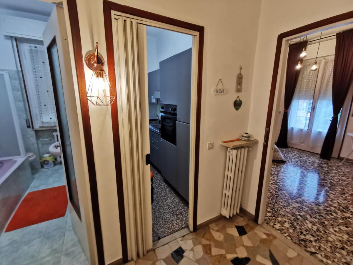 La Casa Di Jennifer Apartment Parma Bagian luar foto