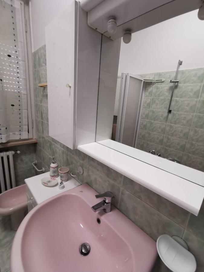 La Casa Di Jennifer Apartment Parma Bagian luar foto