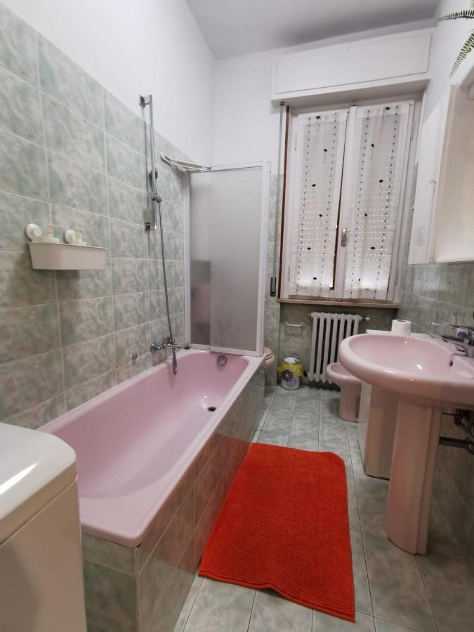 La Casa Di Jennifer Apartment Parma Bagian luar foto