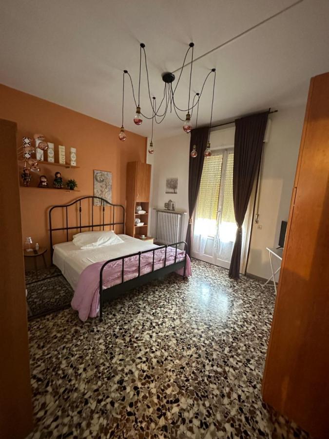 La Casa Di Jennifer Apartment Parma Bagian luar foto