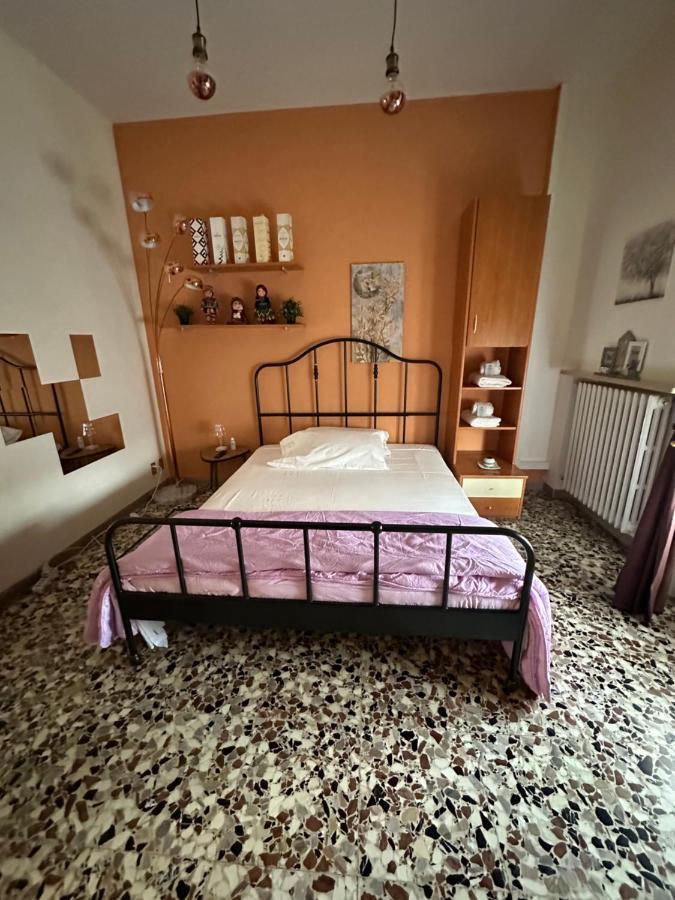 La Casa Di Jennifer Apartment Parma Bagian luar foto